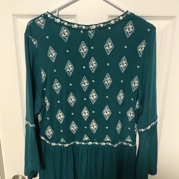 Torrid: New with Tags Embroidered Babydoll Tee - Picture 12 of 15